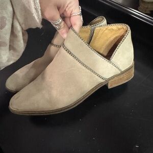 Lucky Brand Tan Suede Ankle Boots